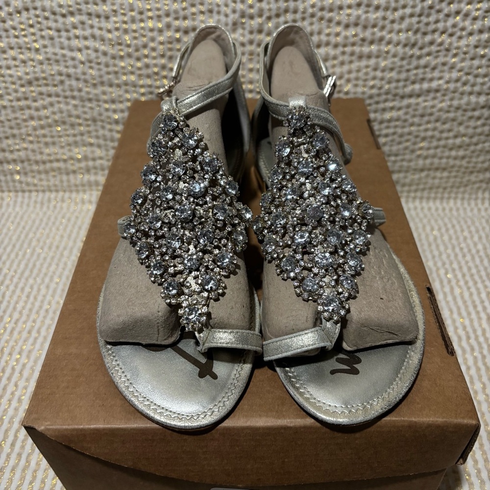 Sam Edelman Dillan Jewel Crystal Pale Gold Sandal 7
